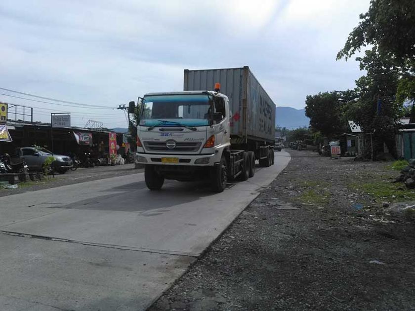 Kendaraan Berat Picu Kerusakan Jalur Lingkar Ajibarang