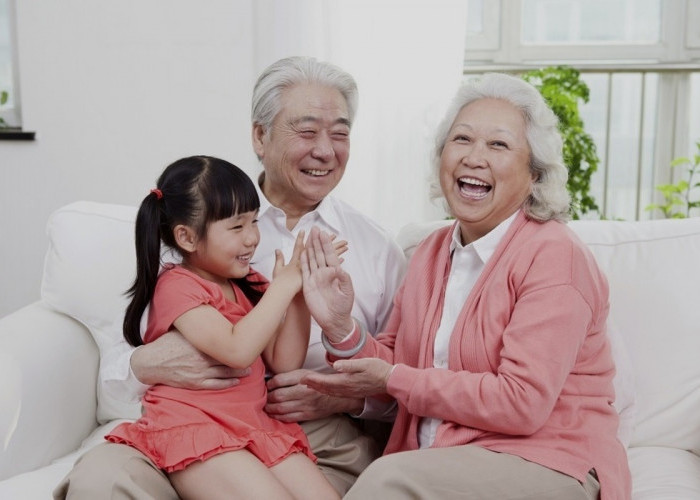 Tips untuk Orang Tua Jika Sang Anak Diasuh Oleh Kakek dan Neneknya