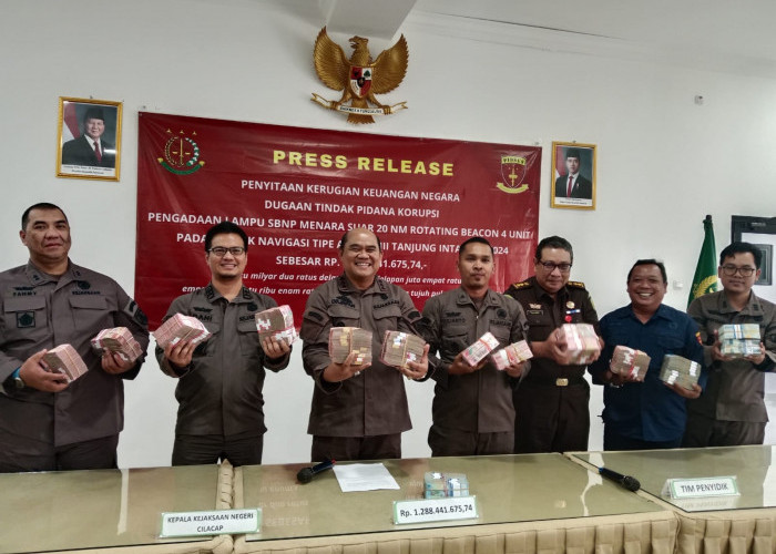 Kejari Cilacap Sita Uang Rp1,28 Miliar dari Skandal Korupsi Lampu Suar