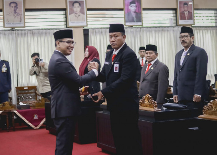 Slamet Resmi Dilantik Jadi PAW Anggota DPRD Purbalingga, Gantikan Almarhum Sutrisno