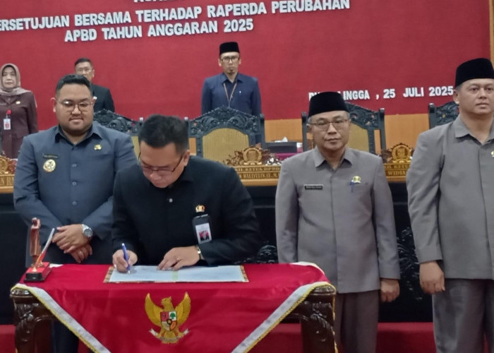 Pendapatan Turun Rp 5,571 Miliar, Raperda Perubahan APBD 2025 Disetujui Bersama