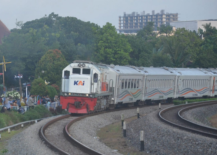 Rangkaian KA Dilempari Batu, KAI Imbau Warga Tak Lakukan Aksi Berbahaya