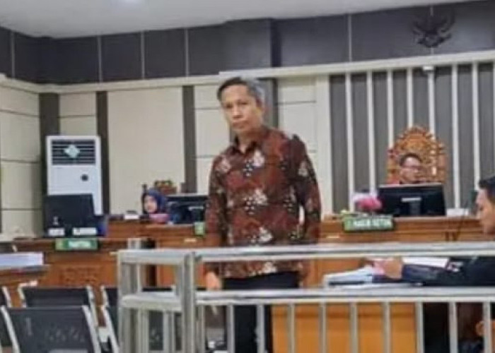 Terbukti Terima Suap Rp 1,8 Miliar, Mantan Pj Bupati Cilacap Awalluddin Muuri Divonis Hukuman 2 Tahun 6 Bulan