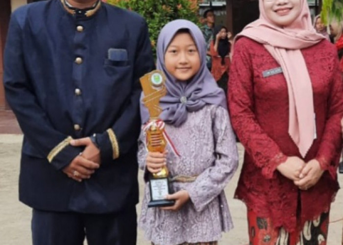 SMP Negeri 1 Kaligondang Sabet Juara 1 Lomba Sesorah Putri