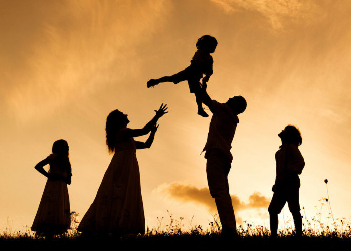 9 Tips Parenting pada Anak dari Keluarga Broken Home, Jadi Berkembang dengan Baik!