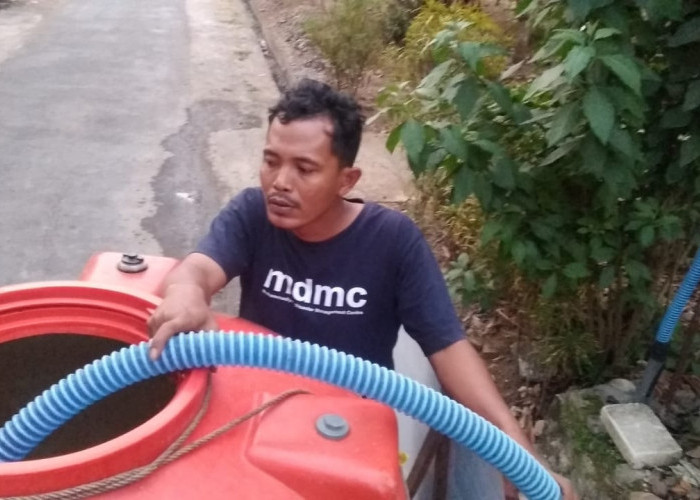 Debit Berkurang, Relawan di Banyumas Cari Sumber Air Bersih Baru