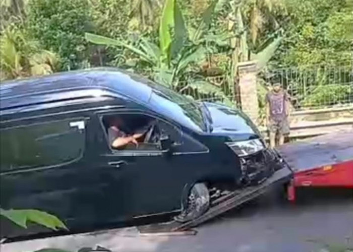 Mobil NDX AXA Alami Laka Tunggal di Kemranjen