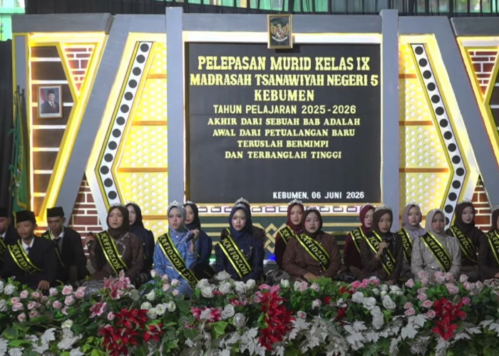 SMK Ma’arif 9 Beri Penghargaan Lulusan Terbaik