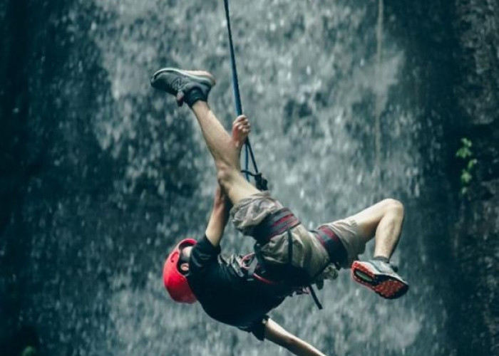 Menelusuri Pesona Alam Baturaden, Canyoneering Petualangan Air dan Tebing Anti Mainstream