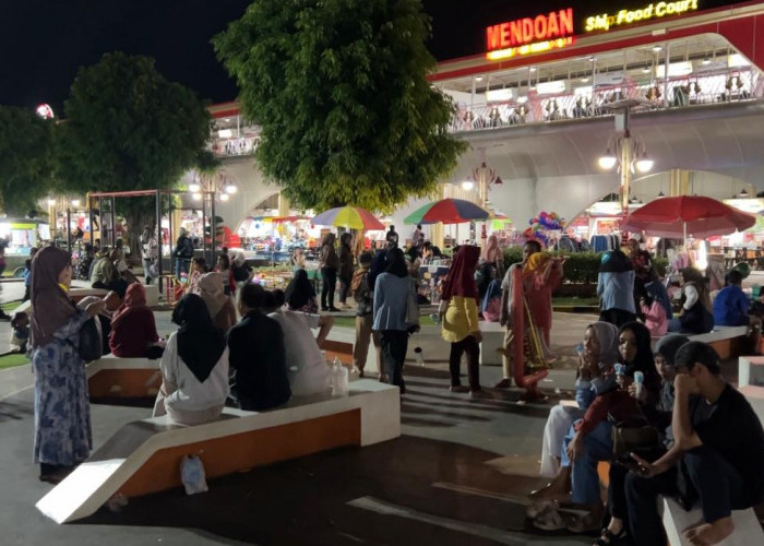 Wajah Baru Alun-Alun Pancasila Kebumen Tarik Minat Pengunjung Luar Kota