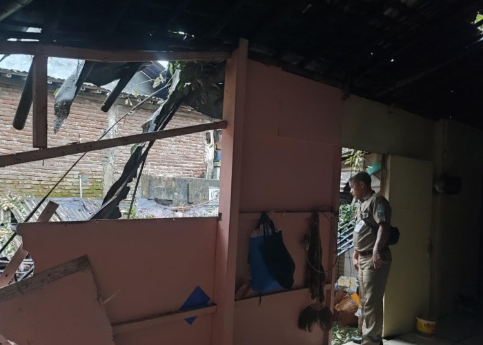 Angin Kencang Terjadi di Purbalingga, Sejumlah Rumah Rusak dan Kerugian Capai Puluhan Juta