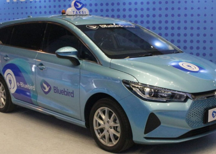 Harga Jual Mobil Listrik BYD e6 Bekas Taksi Bluebird