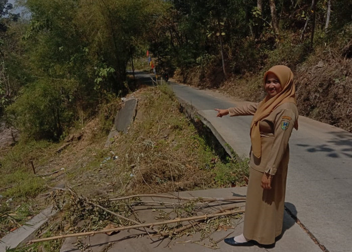 Warga Khawatirkan Longsor  Susulan Perparah Kerusakan Ruas Jalan Karanggayam-Kebakalan