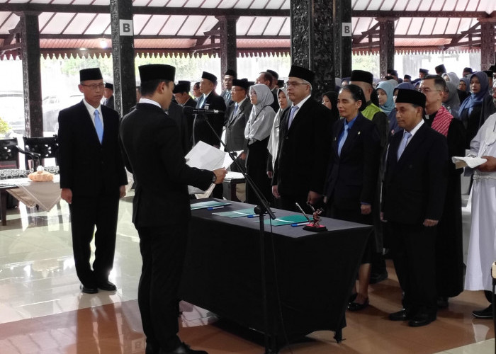 Lantik 113 Pejabat Eselon III, Bupati Klaim Berbasis Kinerja, Bantah Isu Jual Beli Jabatan