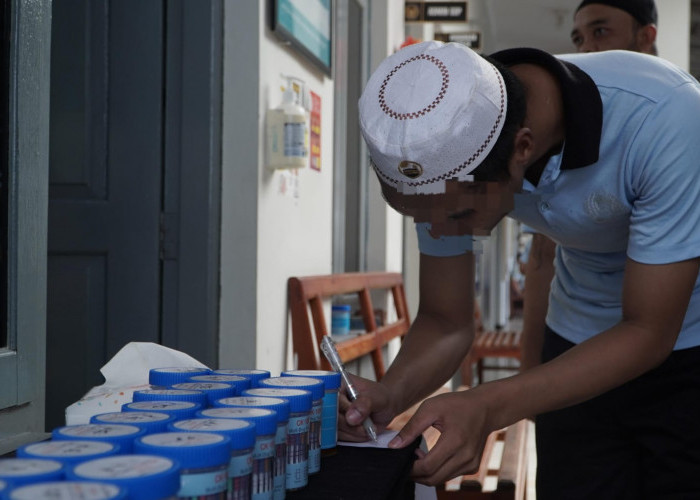 Perkuat Pengawasan Internal, Rutan Banjarnegara Tes Urine Pegawai Rutan dan WB