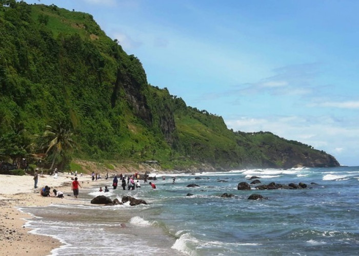 3 Rekomendasi Wisata Pantai Kebumen Favorit, Dengan Pemandangan Instagramable 
