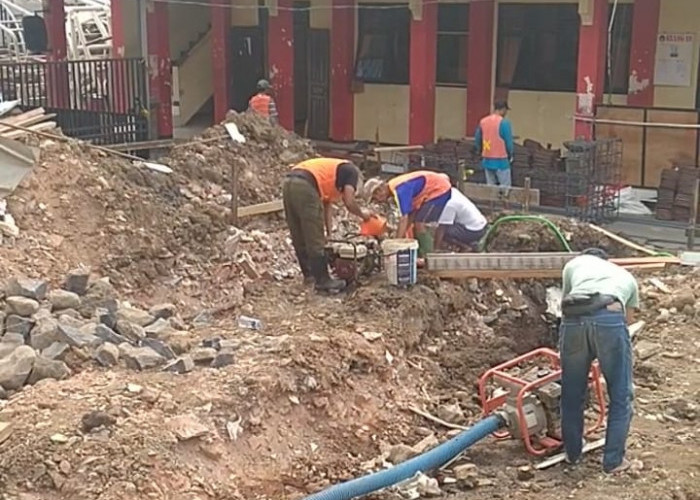 Atap Lab Ambrol, SMPN 8 Purwokerto Bangun Gedung Baru, Rp320 Juta Disiapkan Untuk Tahap Pertama