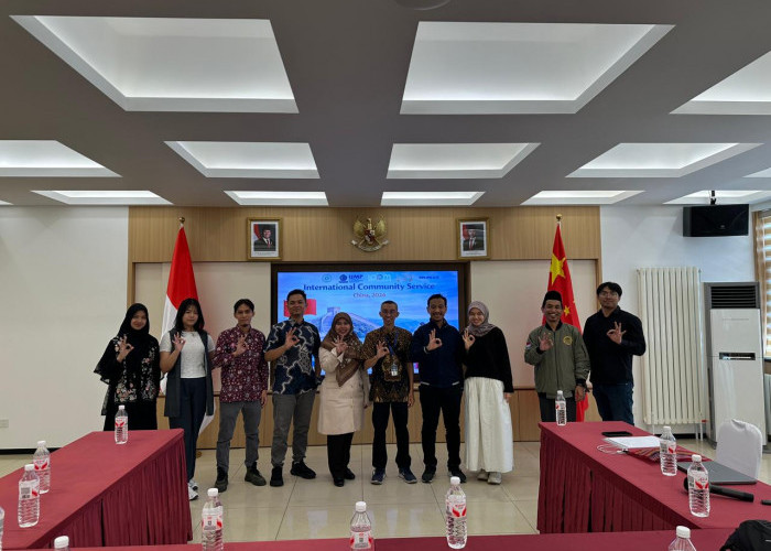 Dua Dosen UMP Menjadi Pemateri di KBRI Beijing