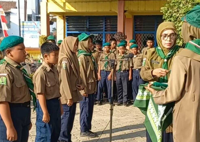 Siswa Kelas VII SMP Muhammadiyah Maos Ikuti Penerimaan Tamu Qobilah