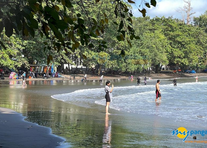 Pantai Batu Karas: Balinya Jawa Barat yang Wajib Dikunjungi