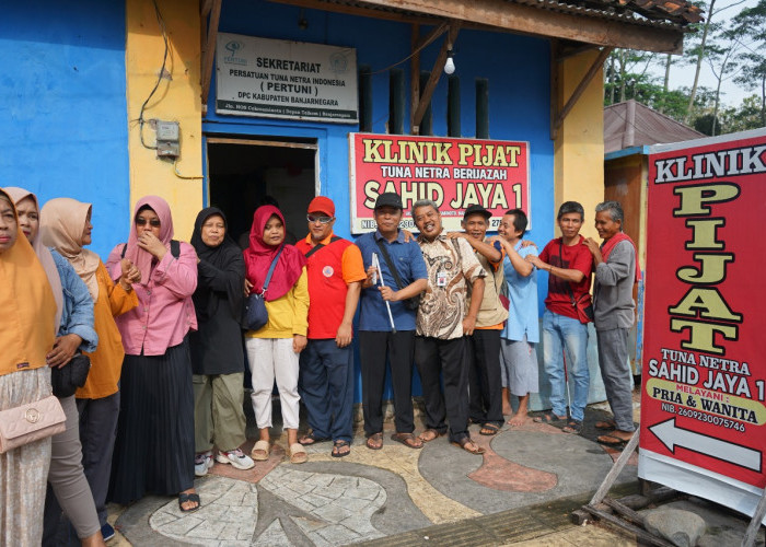 Pertuni Banjarnegara Bantu Pijat Gratis untuk Korban dan Relawan Longsor Situkung