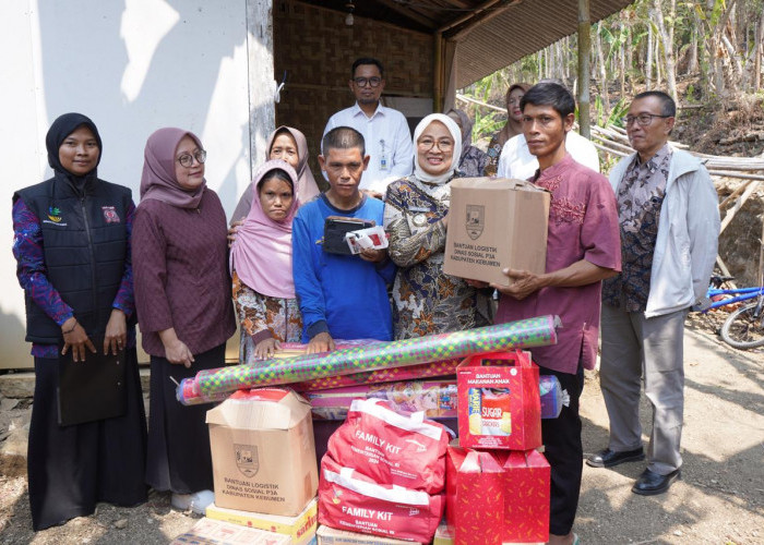 Korban Kebakaran di Desa Tugu Kebumen Terima Bantuan