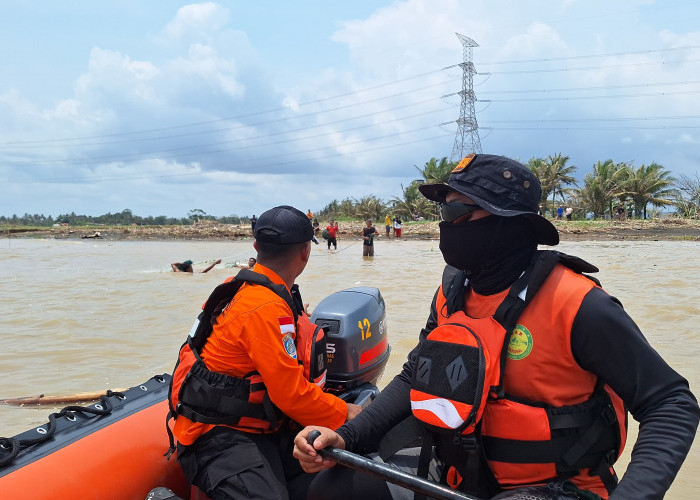 Bermain di Pantai, Seorang Bocah Tenggelam Terseret Arus