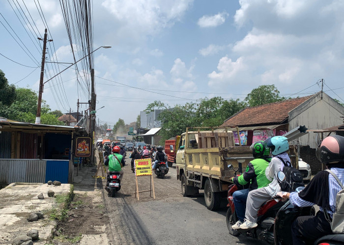 Jalan Sumbang-Dukuhwaluh Diperbaiki, Akhir Penantian Warga Selama Empat Tahun