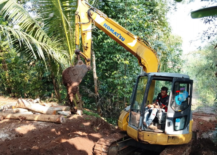 Jembatan Garuda Serap Warga Lokal, Proyek di Selanegara Banyumas Gerakkan Ekonomi Desa