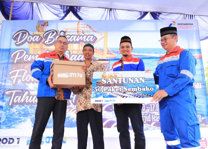 KPI RU IV Cilacap Memelihara Floating Hose dengan Menyalurkan Paket Sembako dan Donasi Masjid