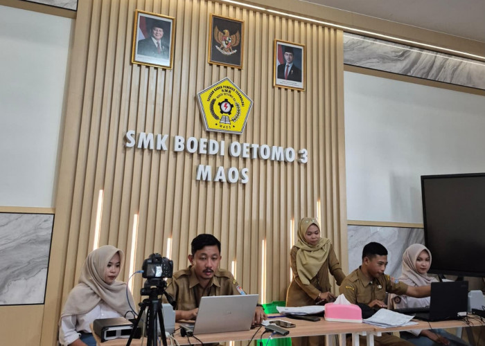 Disdukcapil Cilacap Jemput Bola Rekam KTP Elektronik Pemula ke Sekolah