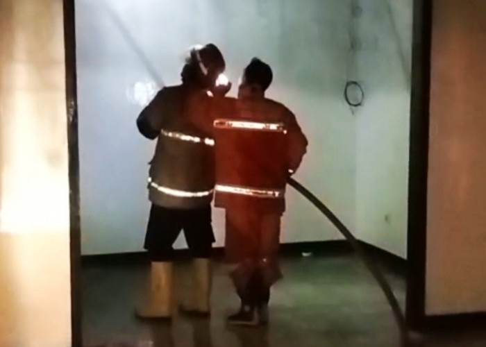 Korsleting Kipas Angin, Tiga Kamar Kontrakan di Cilacap Tengah Terbakar