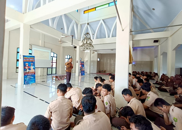 Siswa MAN 2 Ikuti Sosialiasi Masuk TNI/Polri
