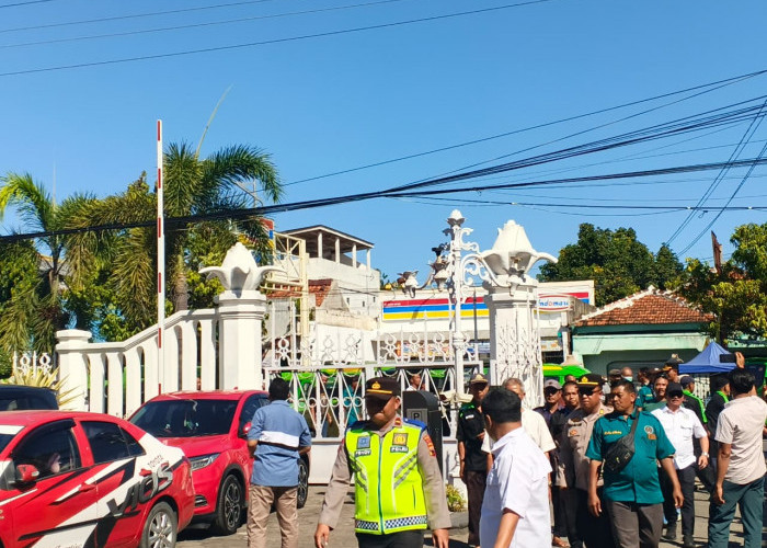 Puluhan Sopir Angkot Datangi DPRD Cilacap, Minta Odong-odong Ditertibkan