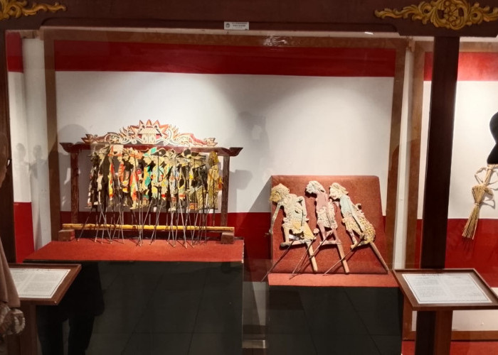 Tren Lansia ke Museum Wayang Melonjak, Akses Trans Banyumas Dorong Kunjungan