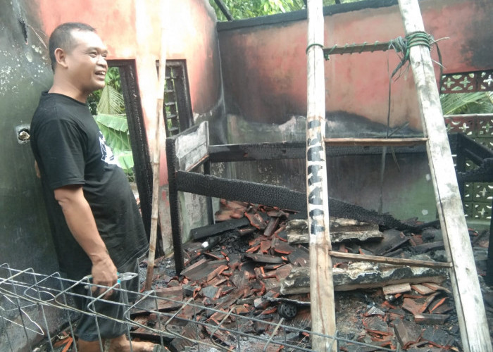 Diduga Korsleting Listrik, Bangunan Rumah Milik Warga Gandrungmanis Cilacap Terbakar