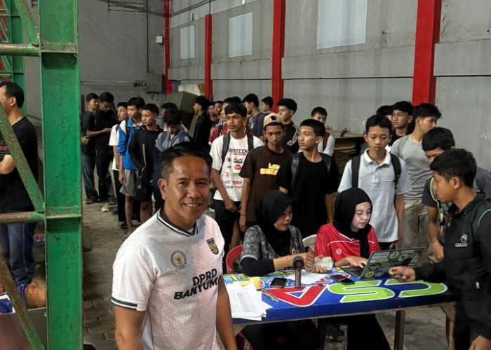 AFK Banyumas Minta Lapangan Futsal GOR Satria Diperbaiki 