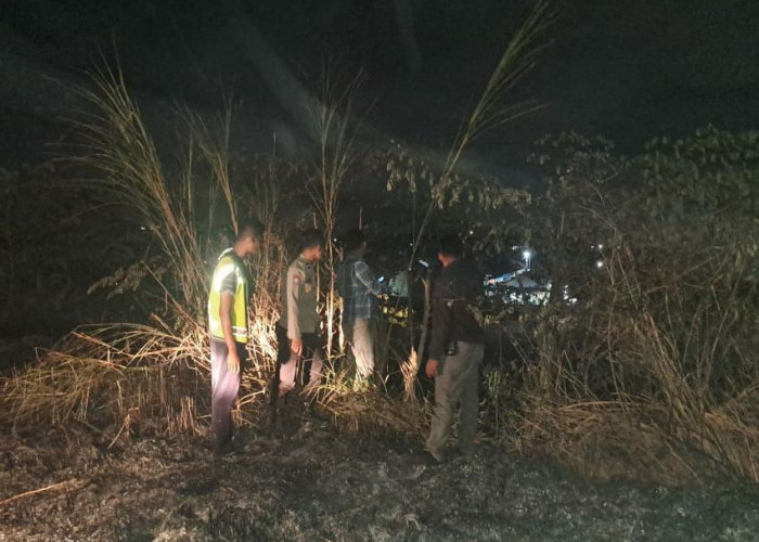 Ujung Area Landasan Pesawat Bandara Tunggul Wulung Cilacap Terbakar