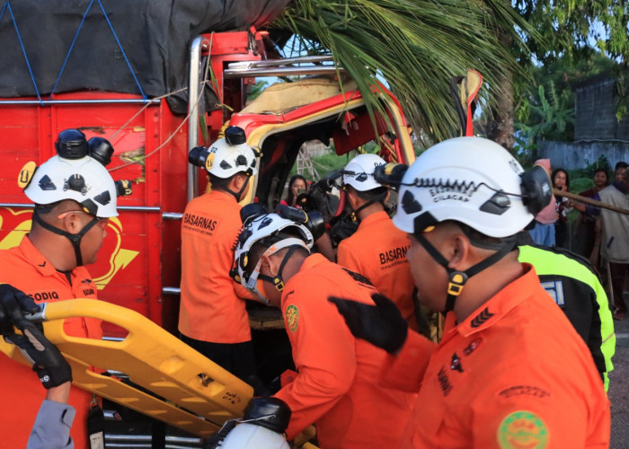 Truk Tubruk Kontainer di Cilacap, Dua Orang Meninggal