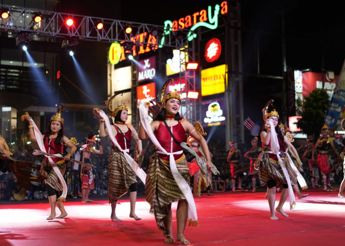 Meriah, Festival Kenthongan Bius Puluhan Ribu Penonton