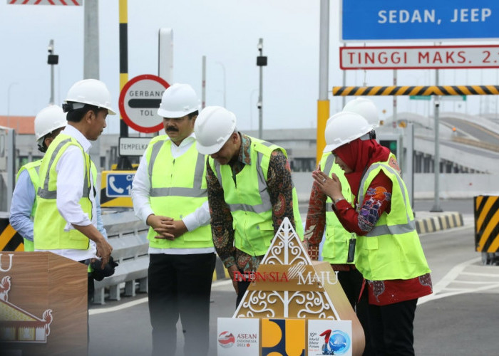 Dampingi Jokowi Resmikan Jalan Tol Semarang-Demak, Ganjar: Semoga Bisa Urai Kemacetan dan Rob