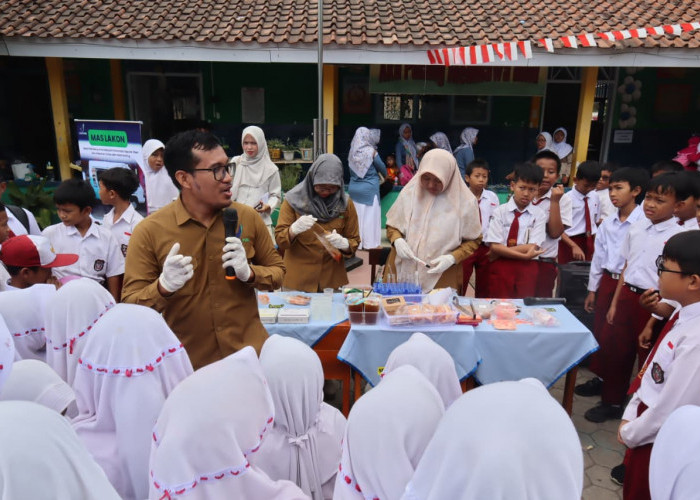 Siswa SDN 2 Sokaraja Banyumas Belajar Pilih Jajanan Aman