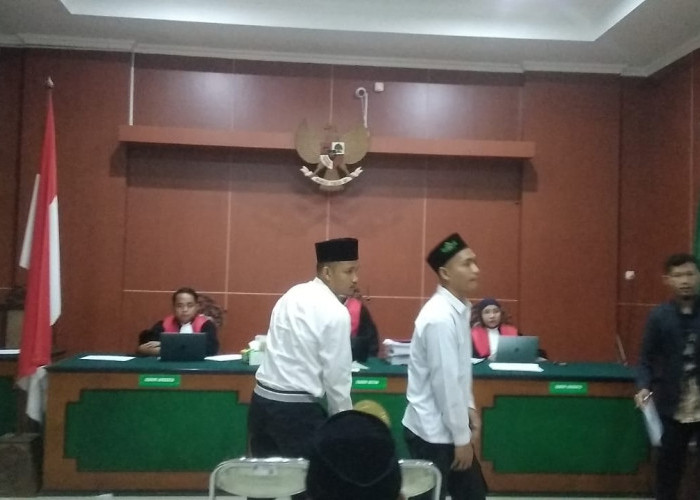 Terdakwa Pembunuhan di Area Kandang Sapi Pliken Divonis 13 dan 8 Tahun Bui