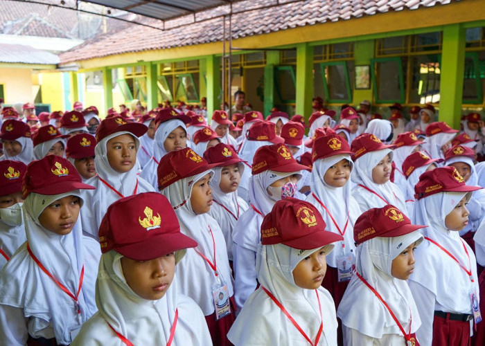 Jumlah Murid Baru SMPN Dengan SMP Swasta Belum Imbang