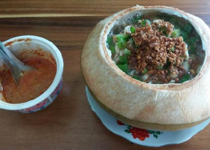 Soto Kelapa Muda Purbalingga: Sensasi Unik dalam Batok yang Menggoda Selera