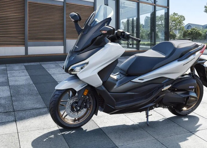 Bukan Sekadar Maxi Scooter, Honda Forza 250 Punya Fitur yang Bikin Touring Lebih Nyaman