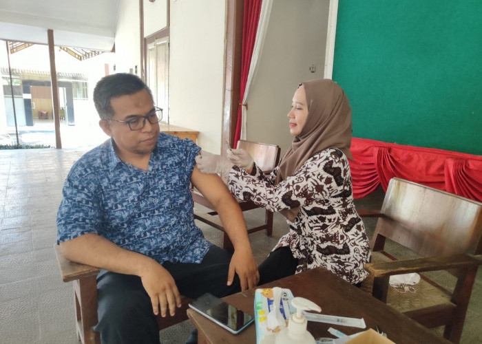 28 Calon Haji Bukateja Purbalingga Jalani Vaksinasi Polio dan Meningitis, Satu Tertunda karena Sakit