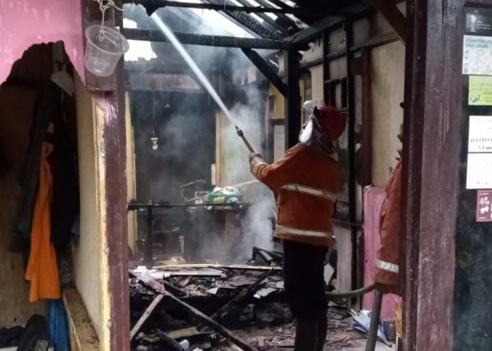 Ditinggal ke Pasar, Rumah di Teluk Purwokerto Selatan Nyaris Ludes Terbakar 