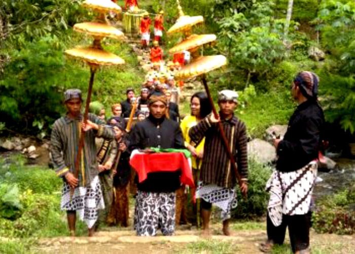 Kuntulan, Pertunjukan Kesenian Tradisional Khas Banjarnegara