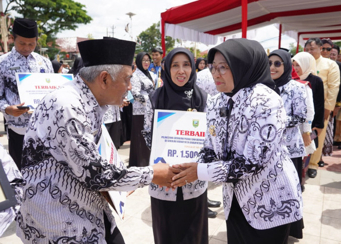 Beasiswa dan Tunjangan Guru Honorer Jadi Sorotan Saat Peringatan Hari Guru Nasional di Kebumen